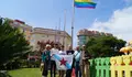 BNG e Galiza Nova erguen a bandeira do orgullo para reivindicar dereitos e visibilidade para o colectivo LGTBI