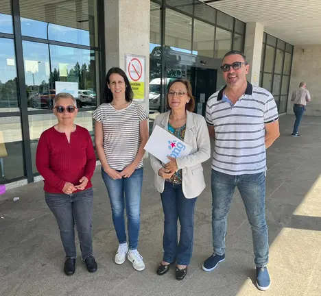 as concelleiras do BNG, Cruz Rivadulla, Raquel Su&aacute;rez, a deputada Rosana P&eacute;rez e o veci&ntilde;o Quin Riveiro.