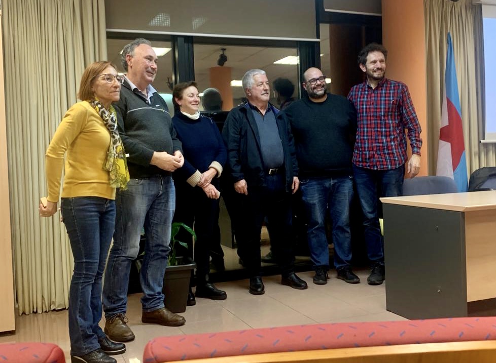 Pola esquerda, Rosana Pérez, Ramón Abuín, Áurea Santiago, Santos Saborido, Rubén Cela e Manuel Anxo Fernández